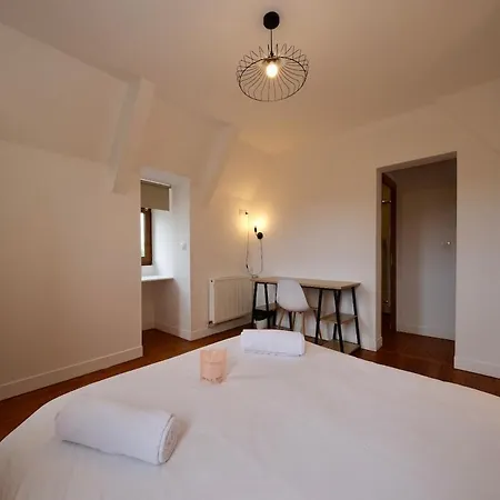Manoir Spacieux Proche Rouen - 14 Pers
