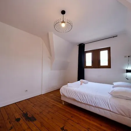 Manoir Spacieux Proche Rouen - 14 Pers Semesterbostad
